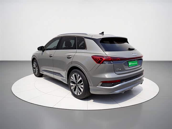 Audi Q4 e-tron, 2023 — фото 5 из 9