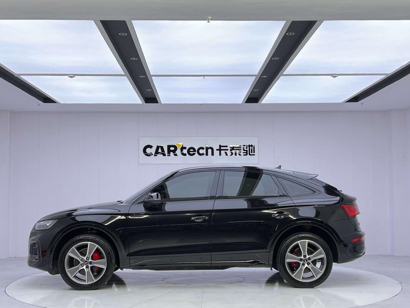 Audi Q5L Sportback, 2022 — фото 4 из 12