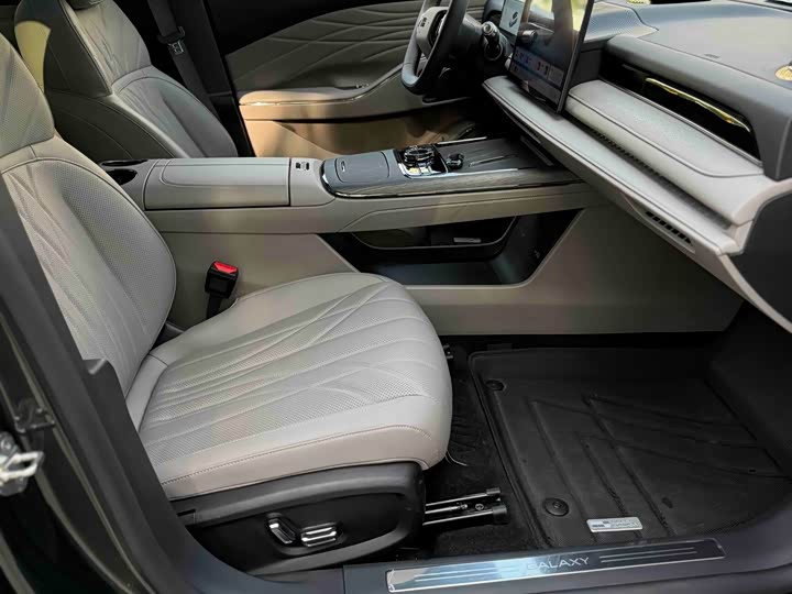 Geely Galaxy Starshine 8 EM-i, 2025 — фото 9 из 9