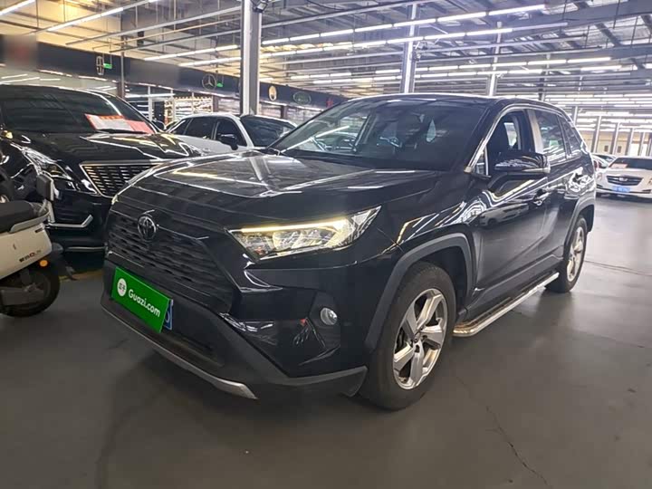 Toyota RAV4, 2023 — купить в Иванове под ключ