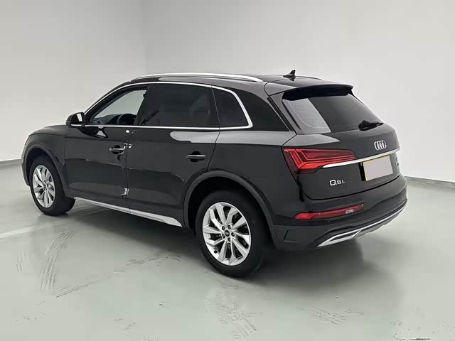 Audi Q5L, 2024 — фото 3 из 9