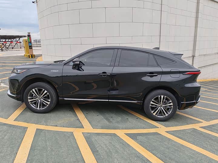 Toyota Venza, 2023 — фото 7 из 9