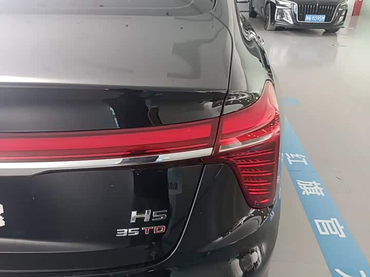 Hongqi H5, 2025 — фото 8 из 9