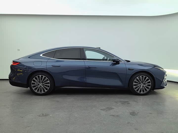 Geely Galaxy Starshine 8 EM-i, 2025 — фото 7 из 9