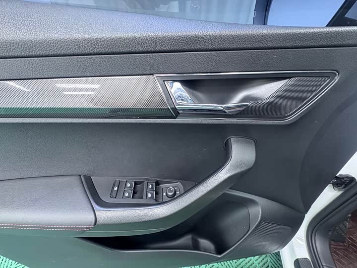 Skoda Karoq, 2023 — фото 9 из 9