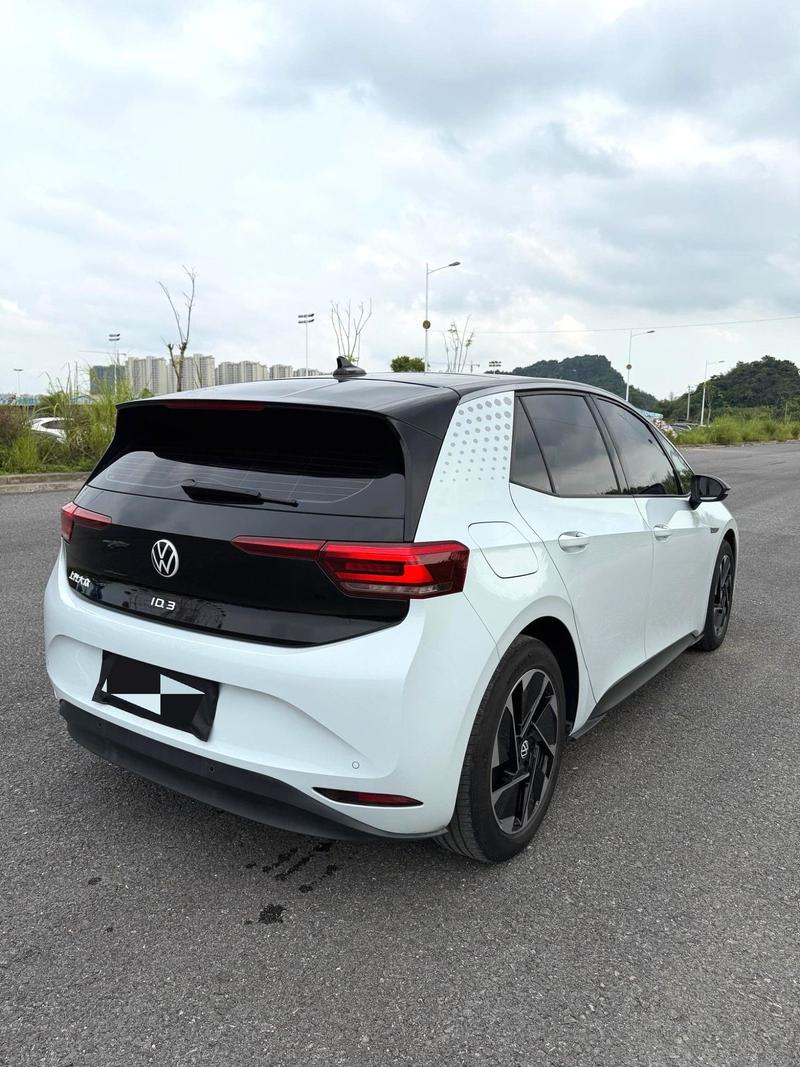 Volkswagen ID.3, 2023 — фото 4 из 8