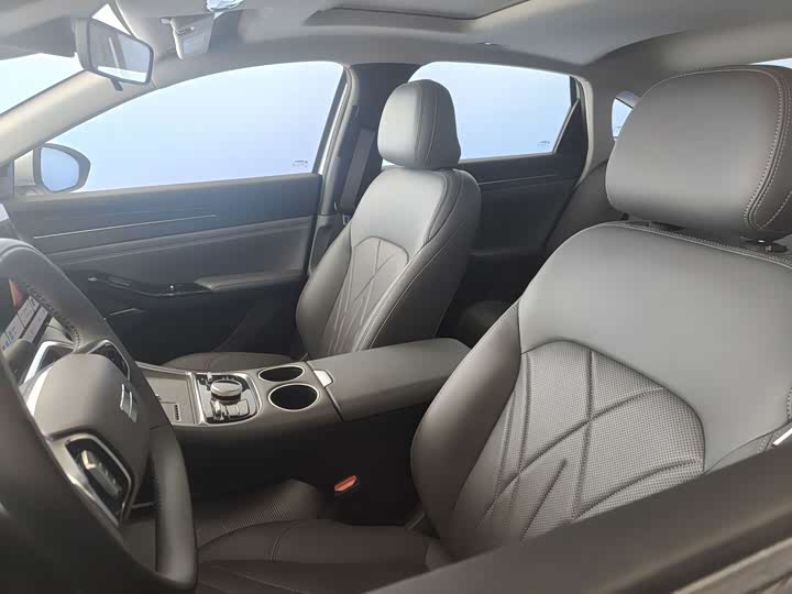 Geely Galaxy L6, 2024 — фото 4 из 9