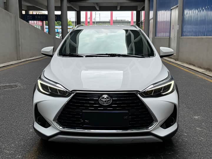 Toyota Yaris L Hatchback, 2022 — фото 2 из 9
