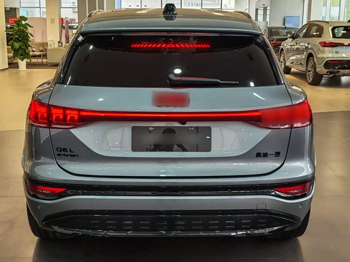 Audi Q6L e-tron, 2025 — фото 4 из 9