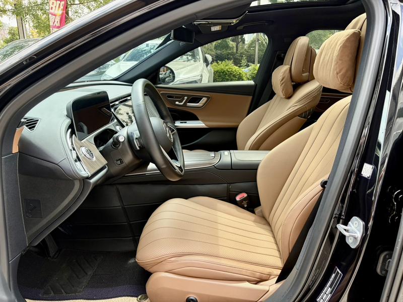 Mercedes-Benz E-Class, 2024 — фото 12 из 12