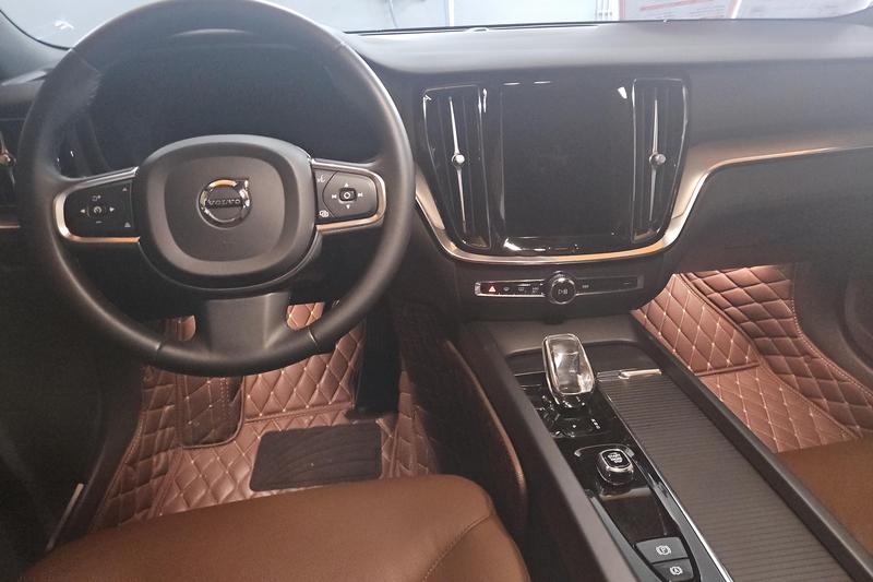 Volvo S60, 2023 — фото 7 из 12