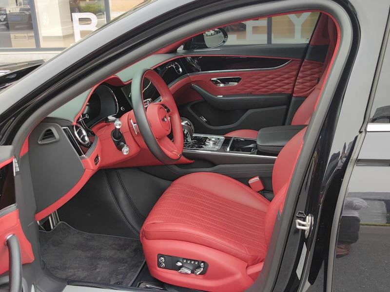 Bentley Flying Spur, 2022 — фото 10 из 12
