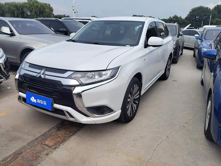 Mitsubishi Outlander, 2022 — купить в Иванове под ключ