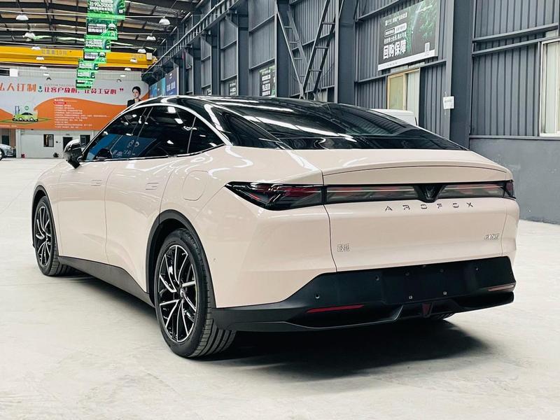 BAIC Arcfox Alpha S5, 2025 — фото 5 из 12