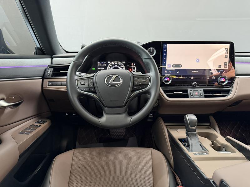 Lexus ES, 2025 — фото 10 из 12