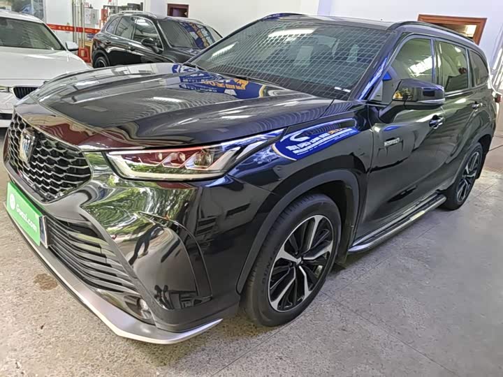 Toyota Crown Kluger, 2024 — купить в Самаре под ключ