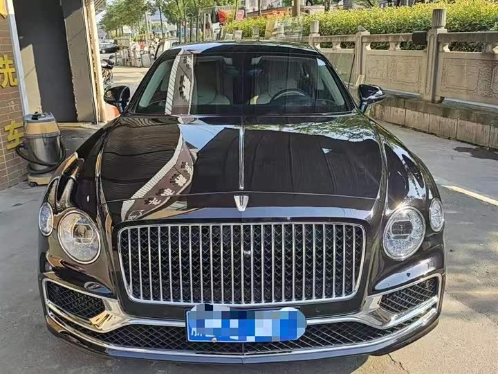 Bentley Flying Spur, 2022 — фото 2 из 7