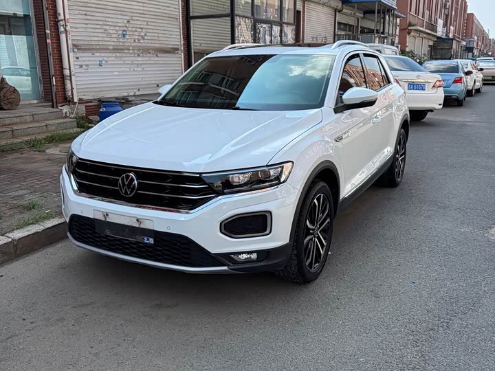 Volkswagen T-Roc, 2022 — купить в Москве под ключ