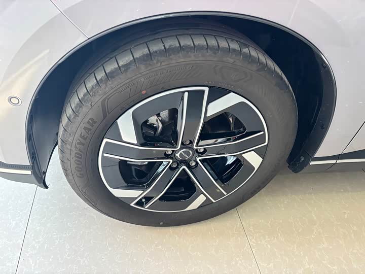 Volvo XC70 Hybrid, 2025 — фото 3 из 9