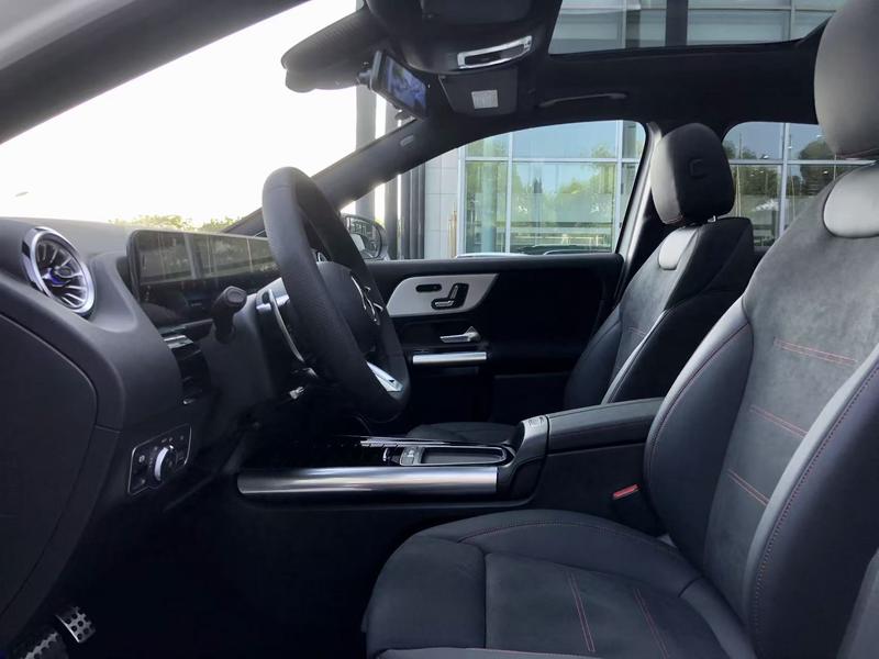 Mercedes-Benz GLA-Class AMG, 2025 — фото 8 из 10