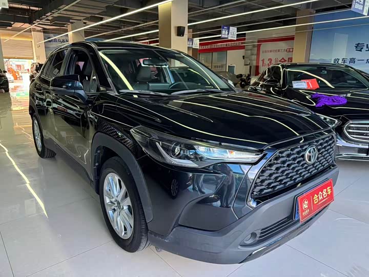 Toyota Corolla Cross, 2022 — фото 3 из 9
