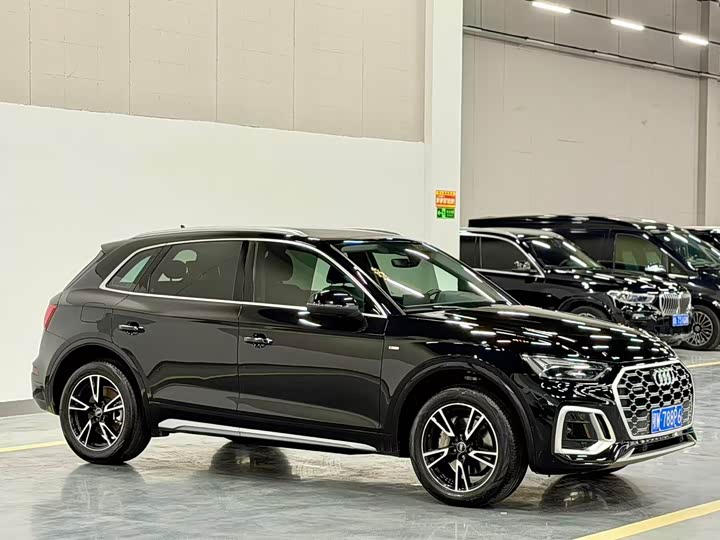 Audi Q5L, 2024 — фото 3 из 9