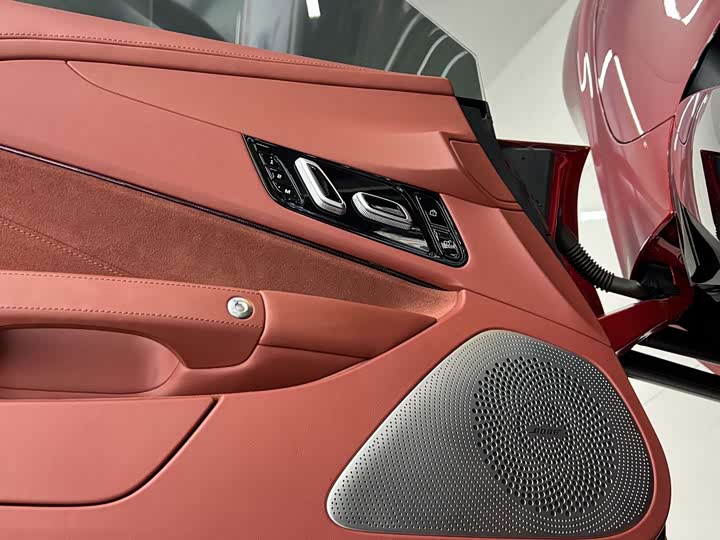 MG Motor Cyberster, 2024 — фото 8 из 9