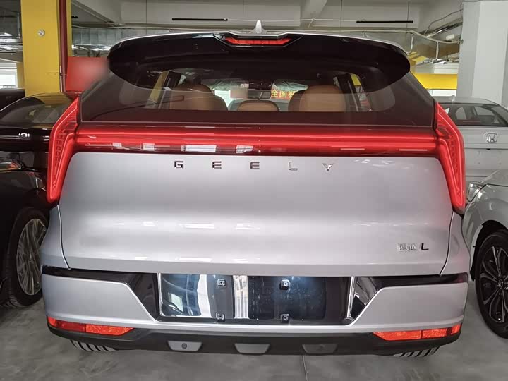 Geely Atlas L, 2026 — фото 6 из 9