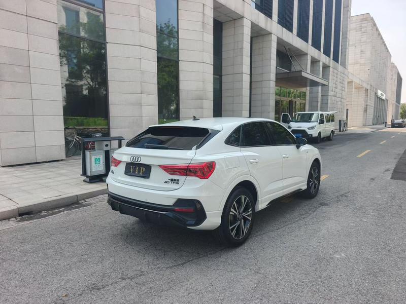 Audi Q3 Sportback, 2023 — фото 6 из 10