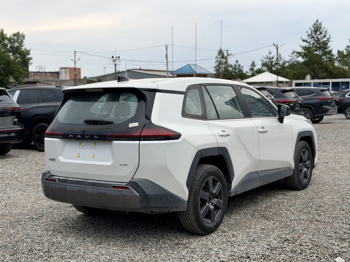 Toyota Rav4, 2026 — фото 3 из 6