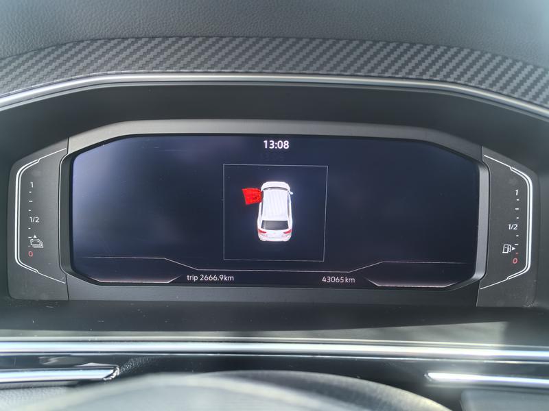 Volkswagen Tiguan L Hybrid, 2023 — фото 7 из 10