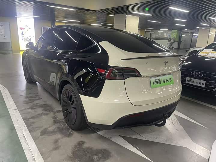 Tesla Model Y, 2023 — фото 5 из 9