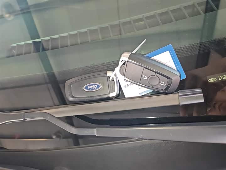 Ford Escape, 2023 — фото 9 из 9