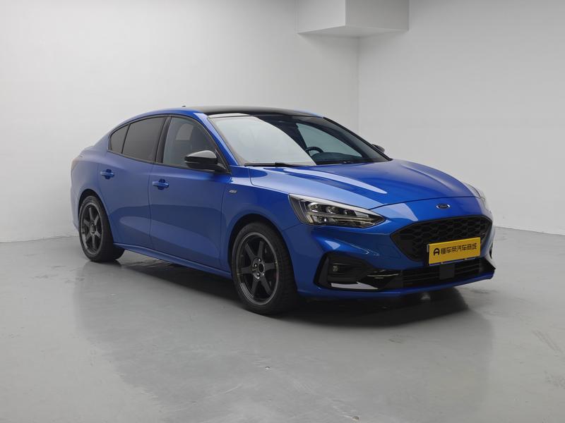 Ford Focus, 2022 — фото 3 из 12