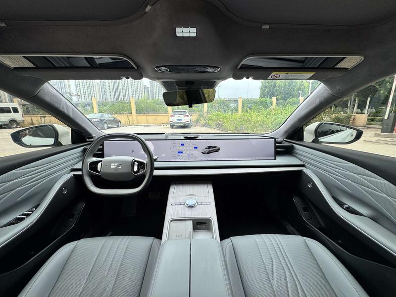 Geely Galaxy E8, 2024 — фото 7 из 9