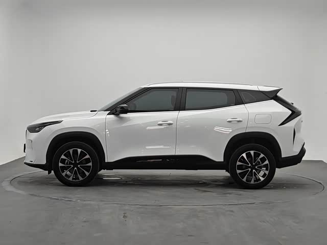 Geely Atlas, 2025 — фото 3 из 9