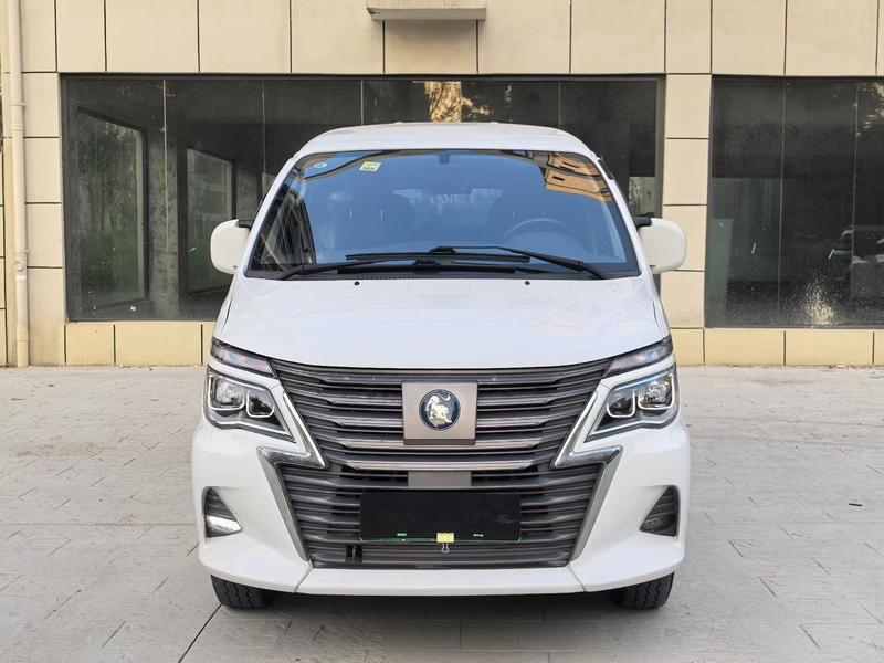 Dongfeng Forthing Lingzhi M5 EV, 2022 — фото 2 из 10