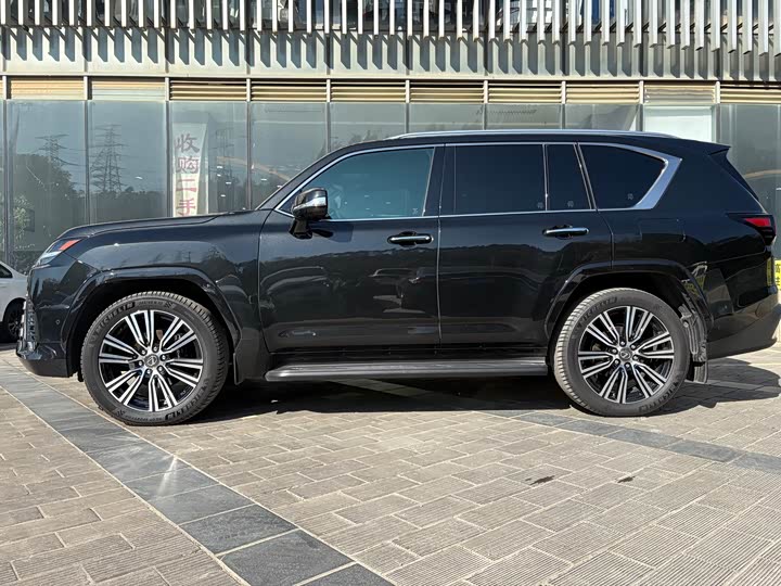 Lexus LX, 2024 — фото 3 из 9
