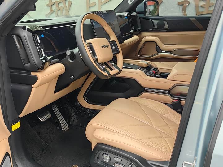 BYD FangChengBao Leopard 8, 2024 — фото 6 из 9