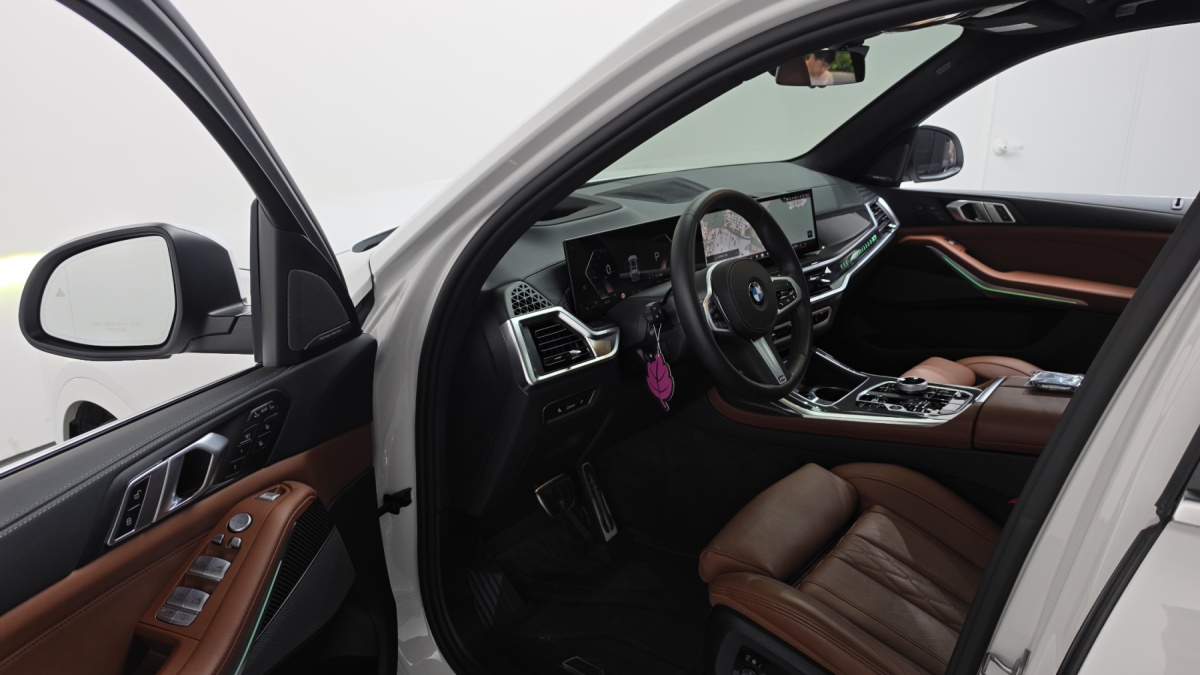 BMW X7, 2024 — фото 9 из 12