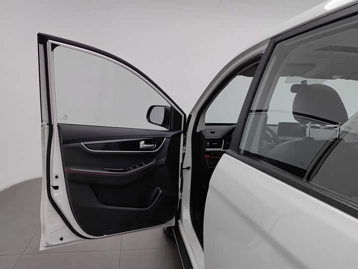Dongfeng Forthing SX6, 2022 — фото 8 из 9
