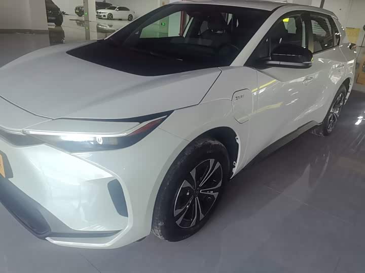 Toyota bZ4X Platinum, 2026 — купить в Нижнем Новгороде под ключ