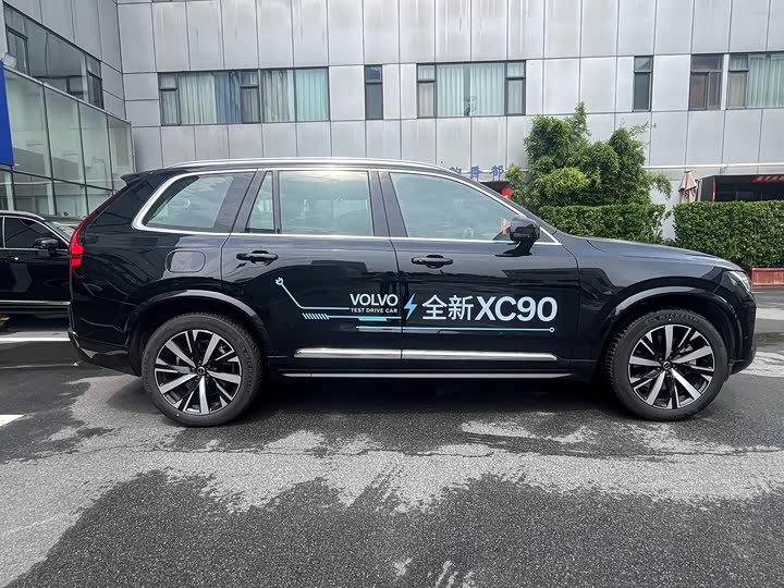 Volvo XC90 Hybrid, 2025 — фото 3 из 9