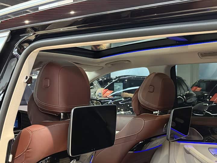 Mercedes-Benz Maybach GLS, 2024 — фото 9 из 9