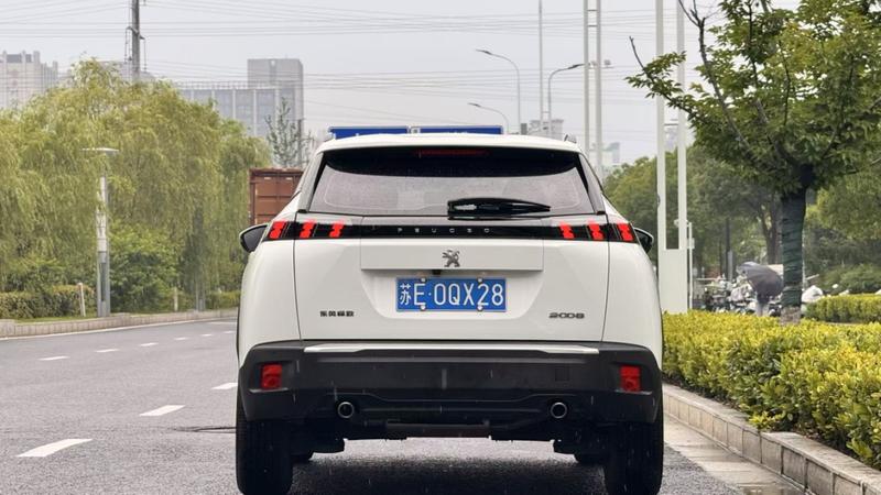 Peugeot 2008, 2022 — фото 5 из 12