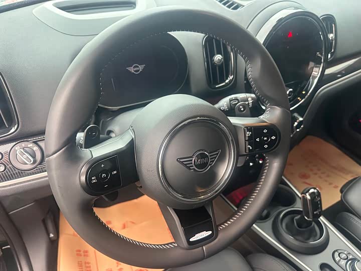 Mini Countryman JCW, 2023 — фото 6 из 9