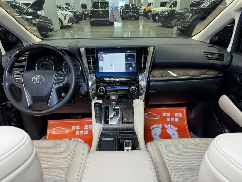 Toyota Alphard, 2022 — фото 8 из 12