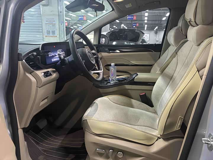 Buick GL8 Hybrid, 2025 — фото 5 из 9