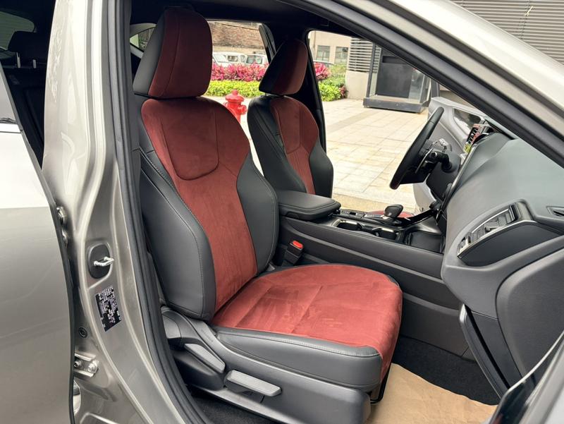Lexus NX, 2022 — фото 11 из 12