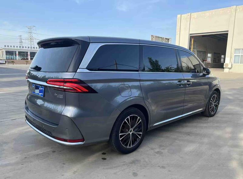 Roewe iMax 8, 2024 — фото 6 из 10